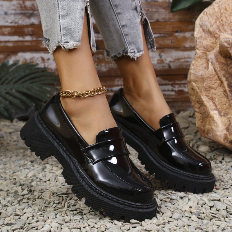 Patent Leather Med Heel Loafer - Patent Leather Pump ulasan dan harga